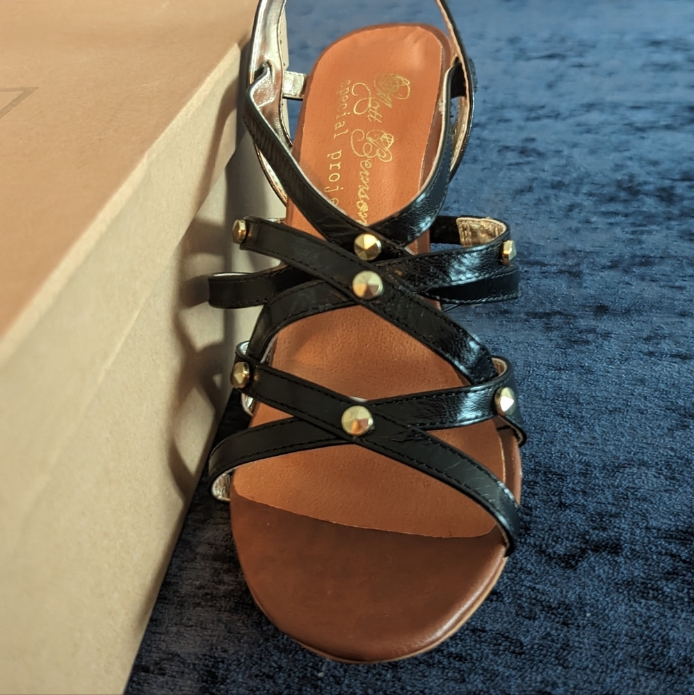 HOT NEW IN BOX black strappy heels